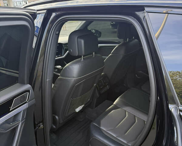 Чорний Фольксваген Туарег, об'ємом двигуна 2.99 л та пробігом 170 тис. км за 51500 $, фото 5 на Automoto.ua