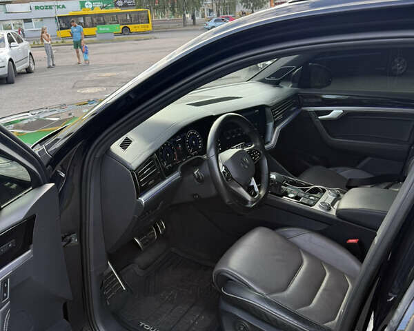 Чорний Фольксваген Туарег, об'ємом двигуна 2.99 л та пробігом 170 тис. км за 51500 $, фото 7 на Automoto.ua