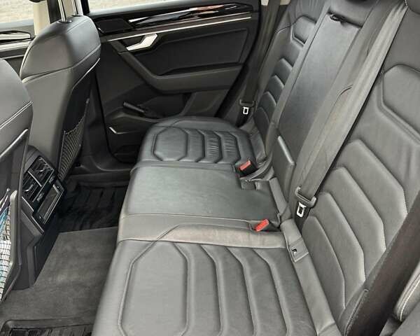 Черный Фольксваген Туарег, объемом двигателя 3 л и пробегом 193 тыс. км за 38500 $, фото 11 на Automoto.ua