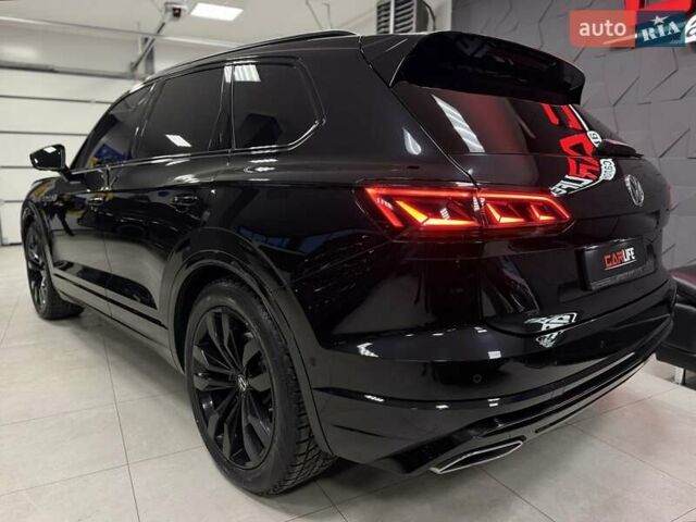 Чорний Фольксваген Туарег, об'ємом двигуна 3.96 л та пробігом 138 тис. км за 64500 $, фото 24 на Automoto.ua