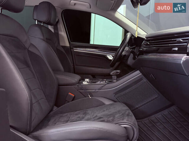 Черный Фольксваген Туарег, объемом двигателя 2.97 л и пробегом 100 тыс. км за 51999 $, фото 17 на Automoto.ua