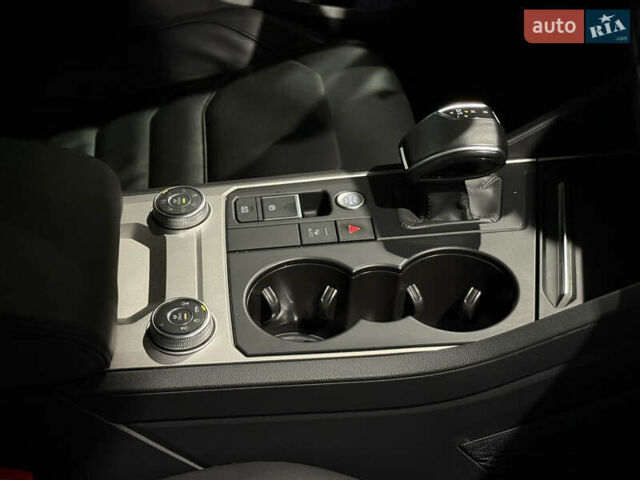 Черный Фольксваген Туарег, объемом двигателя 2.97 л и пробегом 134 тыс. км за 46000 $, фото 15 на Automoto.ua