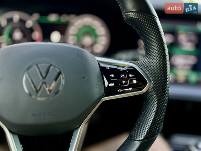 Черный Фольксваген Туарег, объемом двигателя 3 л и пробегом 171 тыс. км за 51999 $, фото 52 на Automoto.ua