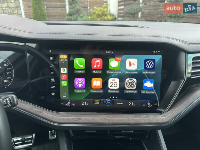 Черный Фольксваген Туарег, объемом двигателя 2.97 л и пробегом 161 тыс. км за 52500 $, фото 58 на Automoto.ua