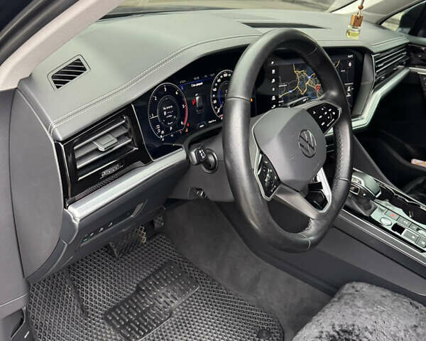 Черный Фольксваген Туарег, объемом двигателя 2.97 л и пробегом 186 тыс. км за 53000 $, фото 18 на Automoto.ua