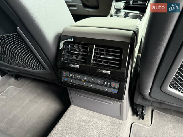 Черный Фольксваген Туарег, объемом двигателя 3 л и пробегом 140 тыс. км за 57999 $, фото 42 на Automoto.ua