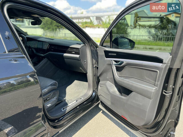 Черный Фольксваген Туарег, объемом двигателя 3 л и пробегом 171 тыс. км за 51999 $, фото 38 на Automoto.ua