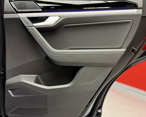 Чорний Фольксваген Туарег, об'ємом двигуна 3 л та пробігом 154 тис. км за 56900 $, фото 43 на Automoto.ua