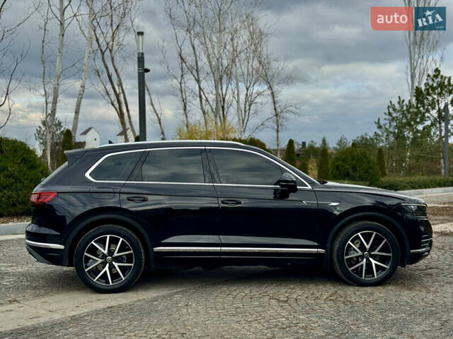 Черный Фольксваген Туарег, объемом двигателя 2.97 л и пробегом 108 тыс. км за 58500 $, фото 11 на Automoto.ua