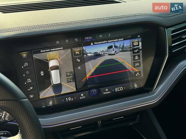 Черный Фольксваген Туарег, объемом двигателя 2.97 л и пробегом 114 тыс. км за 57900 $, фото 23 на Automoto.ua