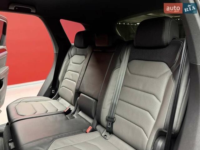 Чорний Фольксваген Туарег, об'ємом двигуна 3 л та пробігом 154 тис. км за 56900 $, фото 40 на Automoto.ua