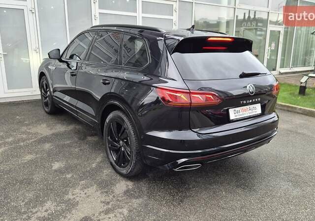 Чорний Фольксваген Туарег, об'ємом двигуна 2.97 л та пробігом 62 тис. км за 61200 $, фото 4 на Automoto.ua