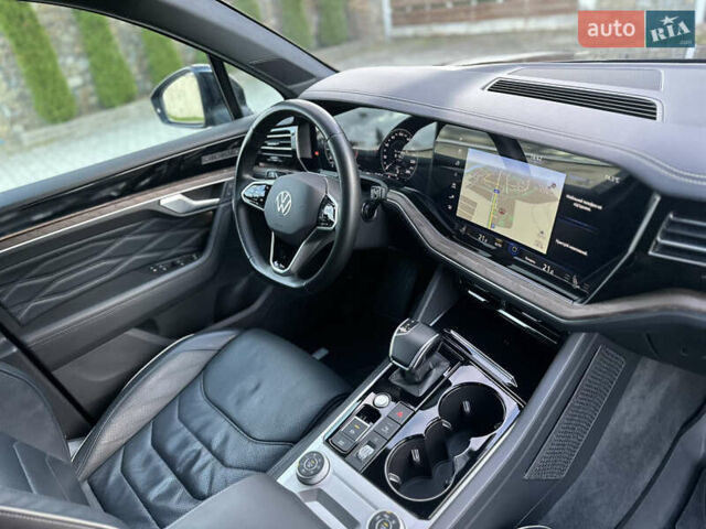 Черный Фольксваген Туарег, объемом двигателя 2.97 л и пробегом 161 тыс. км за 52500 $, фото 74 на Automoto.ua