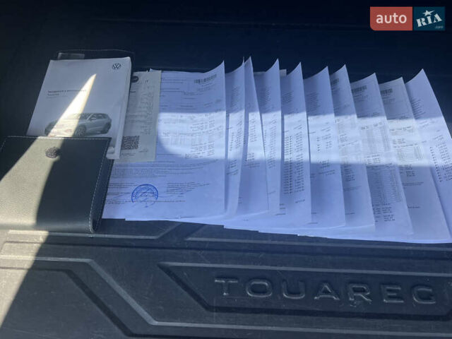 Черный Фольксваген Туарег, объемом двигателя 3 л и пробегом 142 тыс. км за 53700 $, фото 26 на Automoto.ua
