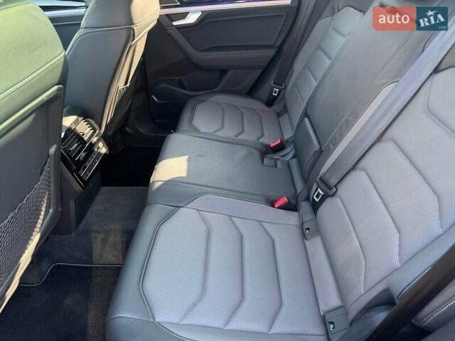 Черный Фольксваген Туарег, объемом двигателя 2.97 л и пробегом 114 тыс. км за 57900 $, фото 9 на Automoto.ua