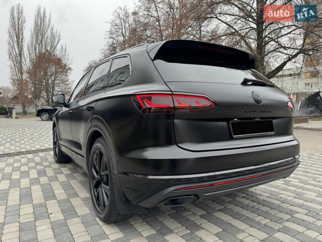 Черный Фольксваген Туарег, объемом двигателя 2.97 л и пробегом 186 тыс. км за 53000 $, фото 9 на Automoto.ua