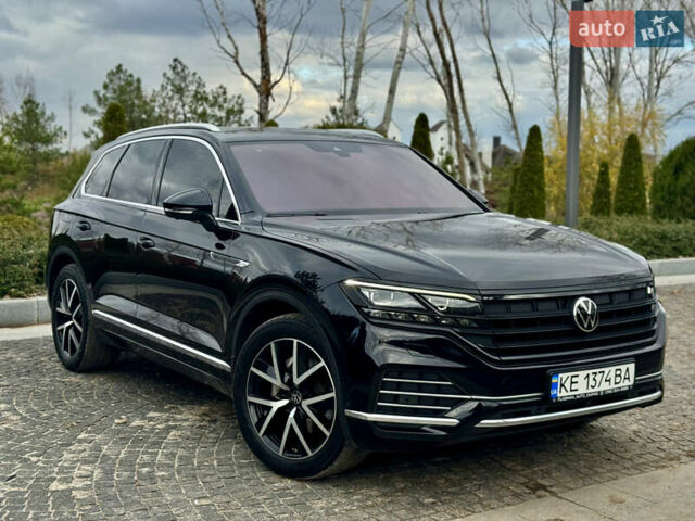 Черный Фольксваген Туарег, объемом двигателя 2.97 л и пробегом 108 тыс. км за 58500 $, фото 16 на Automoto.ua
