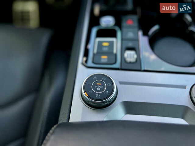 Черный Фольксваген Туарег, объемом двигателя 3 л и пробегом 171 тыс. км за 51999 $, фото 46 на Automoto.ua