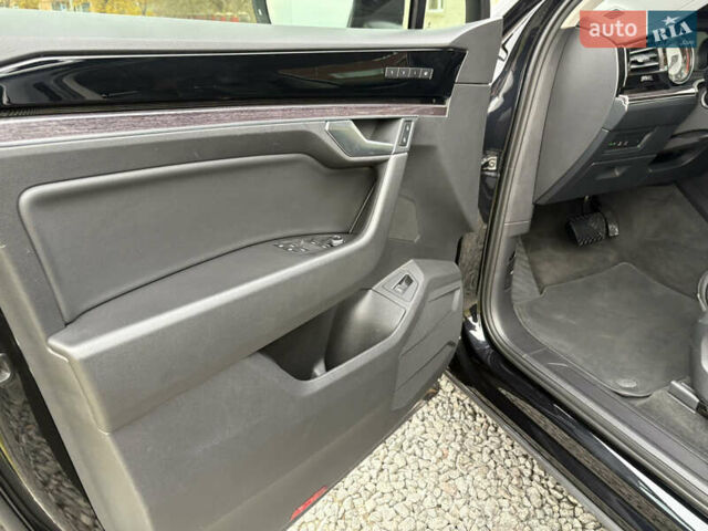 Черный Фольксваген Туарег, объемом двигателя 2.97 л и пробегом 133 тыс. км за 46900 $, фото 22 на Automoto.ua