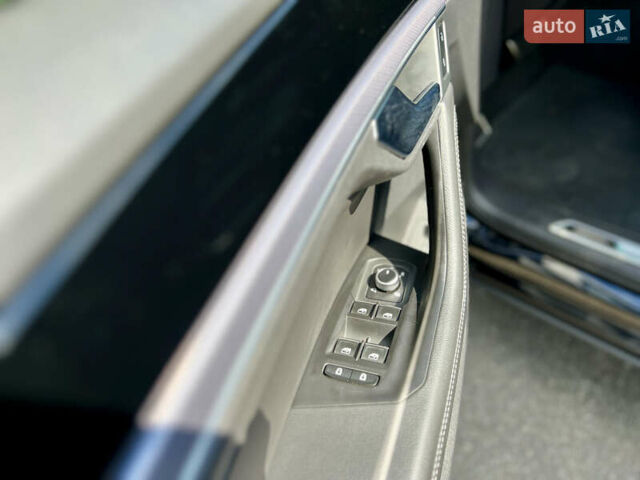 Черный Фольксваген Туарег, объемом двигателя 3 л и пробегом 171 тыс. км за 51999 $, фото 21 на Automoto.ua