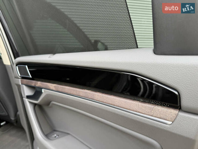 Черный Фольксваген Туарег, объемом двигателя 3 л и пробегом 140 тыс. км за 57999 $, фото 36 на Automoto.ua