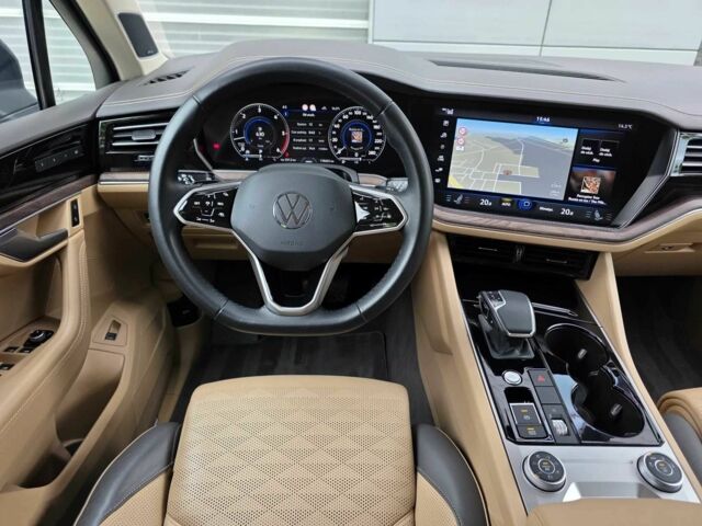 Чорний Фольксваген Туарег, об'ємом двигуна 3 л та пробігом 55 тис. км за 40000 $, фото 4 на Automoto.ua