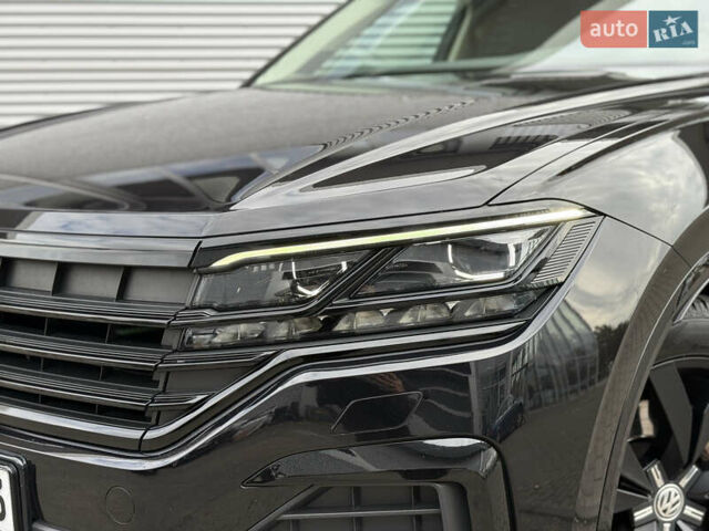 Черный Фольксваген Туарег, объемом двигателя 3 л и пробегом 140 тыс. км за 57999 $, фото 6 на Automoto.ua