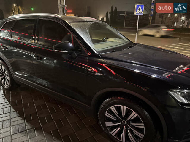 Черный Фольксваген Туарег, объемом двигателя 2.97 л и пробегом 134 тыс. км за 46000 $, фото 3 на Automoto.ua