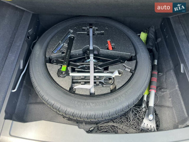 Черный Фольксваген Туарег, объемом двигателя 3 л и пробегом 143 тыс. км за 46000 $, фото 72 на Automoto.ua