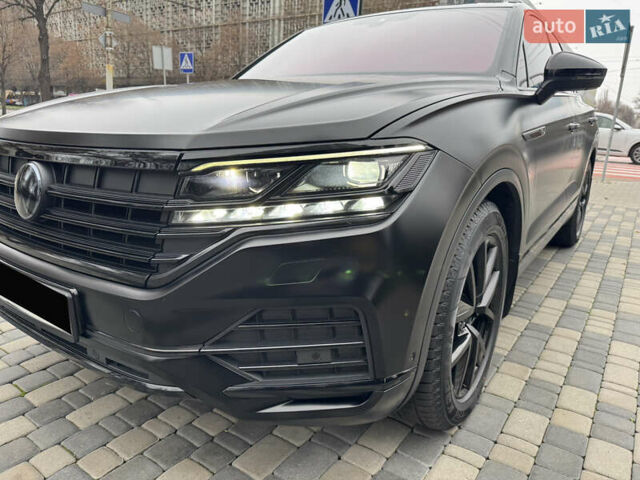 Черный Фольксваген Туарег, объемом двигателя 2.97 л и пробегом 186 тыс. км за 53000 $, фото 15 на Automoto.ua