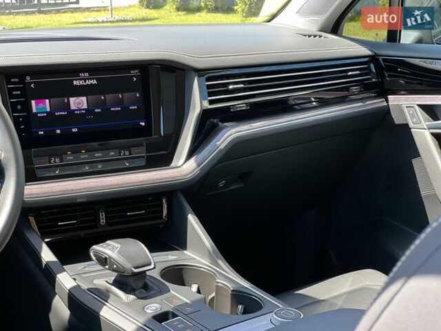 Черный Фольксваген Туарег, объемом двигателя 3 л и пробегом 143 тыс. км за 46000 $, фото 36 на Automoto.ua