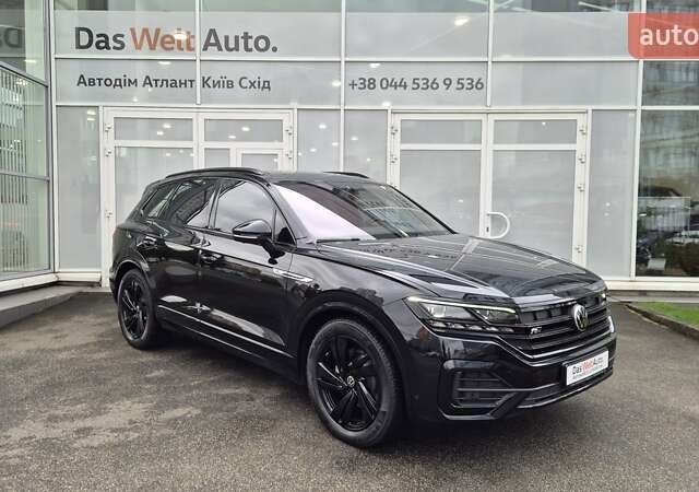 Чорний Фольксваген Туарег, об'ємом двигуна 2.97 л та пробігом 62 тис. км за 61200 $, фото 2 на Automoto.ua
