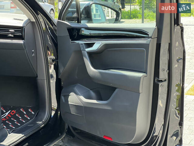 Черный Фольксваген Туарег, объемом двигателя 3 л и пробегом 143 тыс. км за 46000 $, фото 42 на Automoto.ua