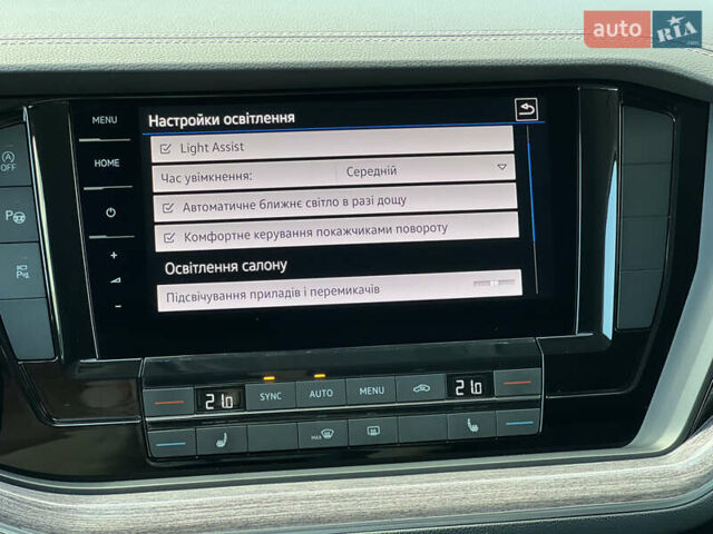 Черный Фольксваген Туарег, объемом двигателя 3 л и пробегом 143 тыс. км за 46000 $, фото 64 на Automoto.ua