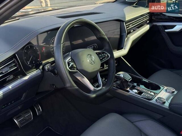 Черный Фольксваген Туарег, объемом двигателя 2.97 л и пробегом 114 тыс. км за 57900 $, фото 14 на Automoto.ua