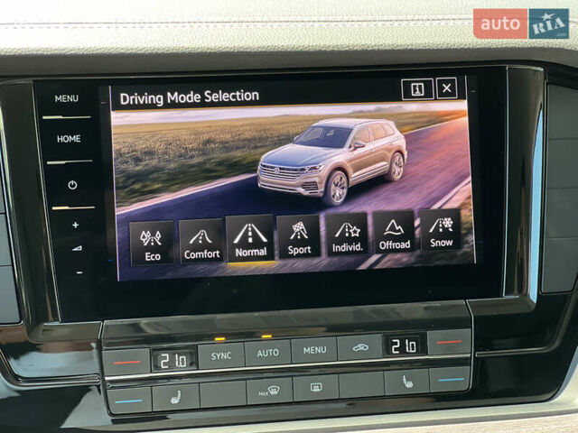 Черный Фольксваген Туарег, объемом двигателя 3 л и пробегом 143 тыс. км за 46000 $, фото 52 на Automoto.ua