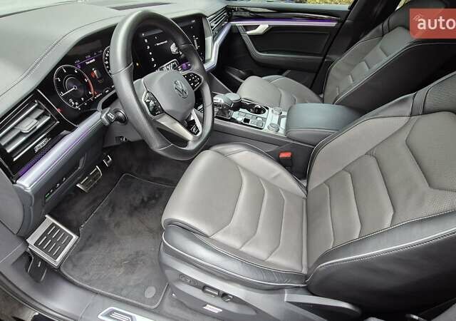 Чорний Фольксваген Туарег, об'ємом двигуна 2.97 л та пробігом 62 тис. км за 61200 $, фото 6 на Automoto.ua