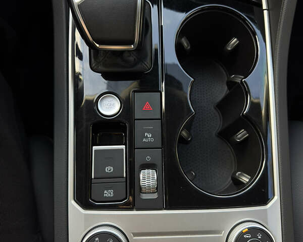 Черный Фольксваген Туарег, объемом двигателя 2.97 л и пробегом 108 тыс. км за 58500 $, фото 30 на Automoto.ua