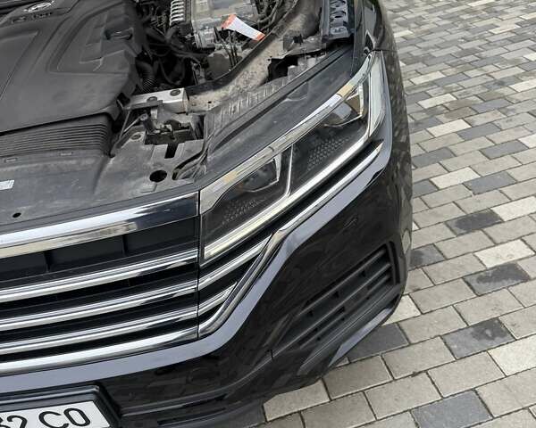 Черный Фольксваген Туарег, объемом двигателя 2.97 л и пробегом 126 тыс. км за 52000 $, фото 7 на Automoto.ua