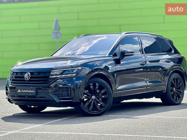 Черный Фольксваген Туарег, объемом двигателя 3 л и пробегом 171 тыс. км за 51999 $, фото 4 на Automoto.ua