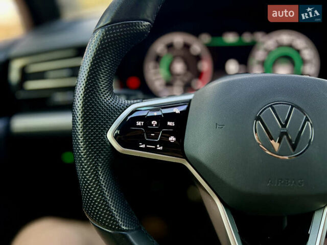Черный Фольксваген Туарег, объемом двигателя 3 л и пробегом 171 тыс. км за 51999 $, фото 51 на Automoto.ua