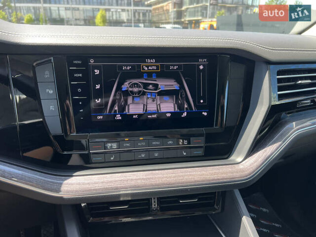 Черный Фольксваген Туарег, объемом двигателя 3 л и пробегом 143 тыс. км за 46000 $, фото 55 на Automoto.ua