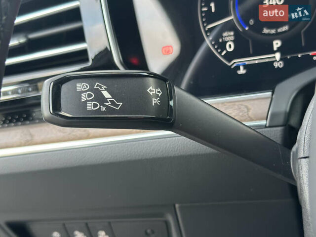 Черный Фольксваген Туарег, объемом двигателя 2.97 л и пробегом 161 тыс. км за 52500 $, фото 56 на Automoto.ua