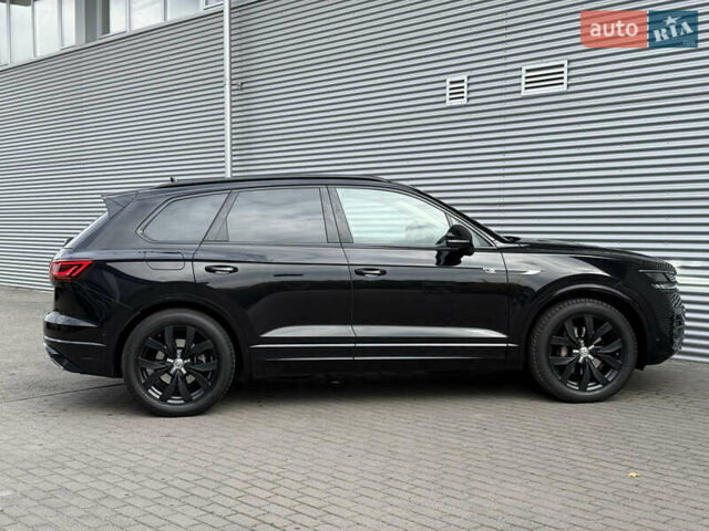 Черный Фольксваген Туарег, объемом двигателя 3 л и пробегом 140 тыс. км за 57999 $, фото 13 на Automoto.ua