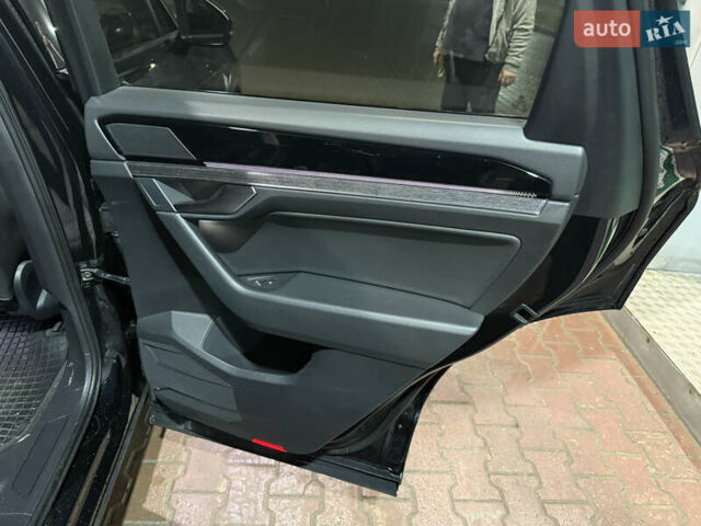 Черный Фольксваген Туарег, объемом двигателя 2.97 л и пробегом 134 тыс. км за 46000 $, фото 19 на Automoto.ua