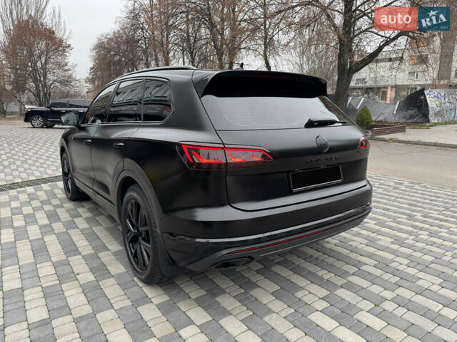 Черный Фольксваген Туарег, объемом двигателя 2.97 л и пробегом 186 тыс. км за 53000 $, фото 10 на Automoto.ua