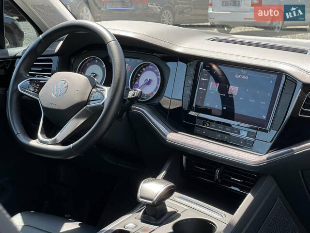 Черный Фольксваген Туарег, объемом двигателя 3 л и пробегом 143 тыс. км за 46000 $, фото 40 на Automoto.ua