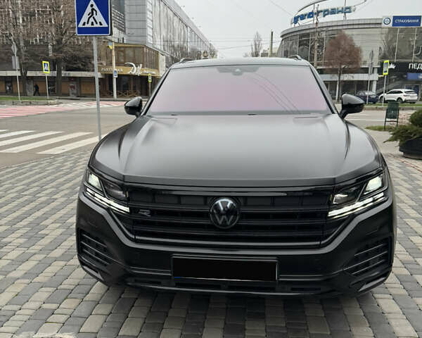 Черный Фольксваген Туарег, объемом двигателя 2.97 л и пробегом 186 тыс. км за 53000 $, фото 14 на Automoto.ua