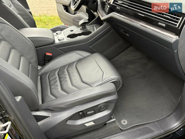 Черный Фольксваген Туарег, объемом двигателя 2.97 л и пробегом 133 тыс. км за 46900 $, фото 24 на Automoto.ua