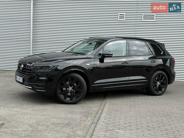 Черный Фольксваген Туарег, объемом двигателя 3 л и пробегом 140 тыс. км за 57999 $, фото 4 на Automoto.ua